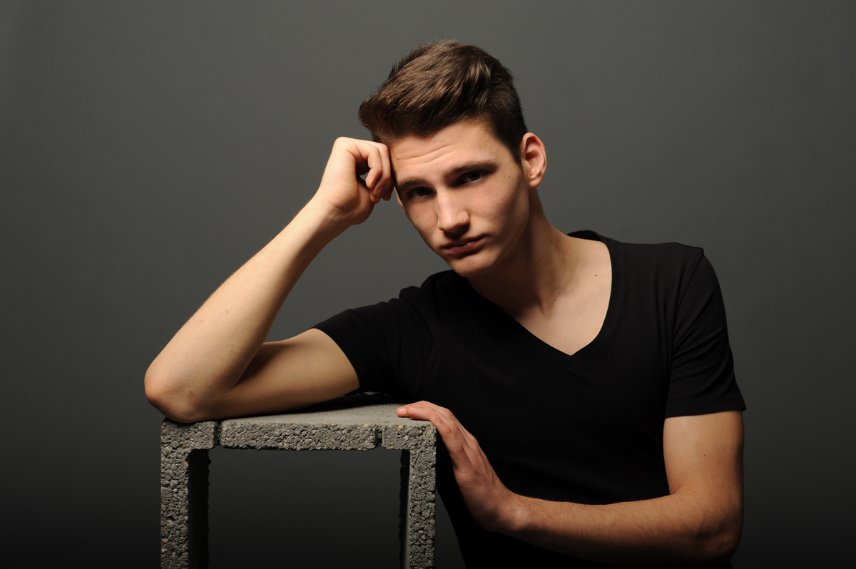 Tinédzser fiú fotózás by kovacskatafoto